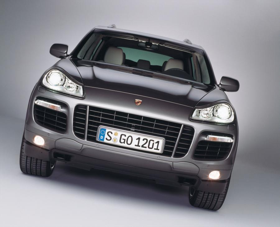  Porsche Cayenne Turbo 2007 года  (фото 18 из 43)